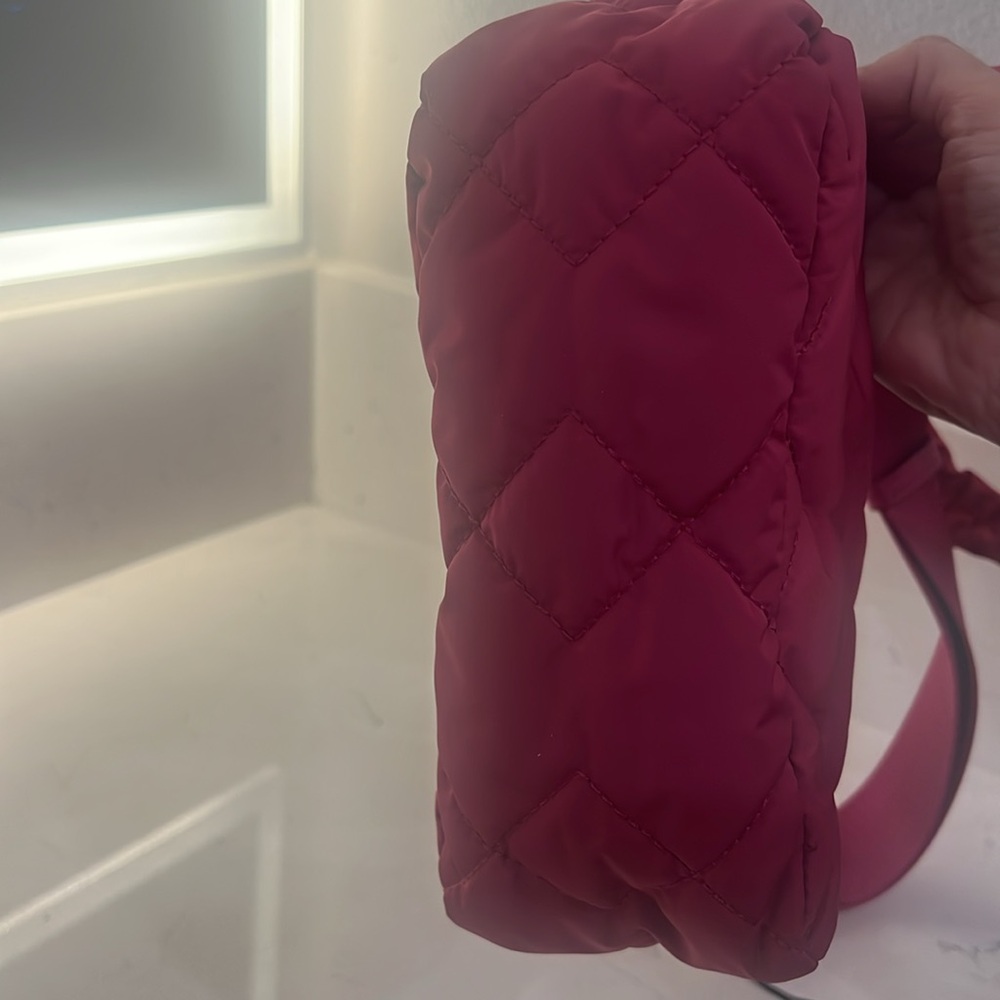 Marc Jacob’s Vibrant Pink Quilted Crossbody NWT - Picture 16 of 16